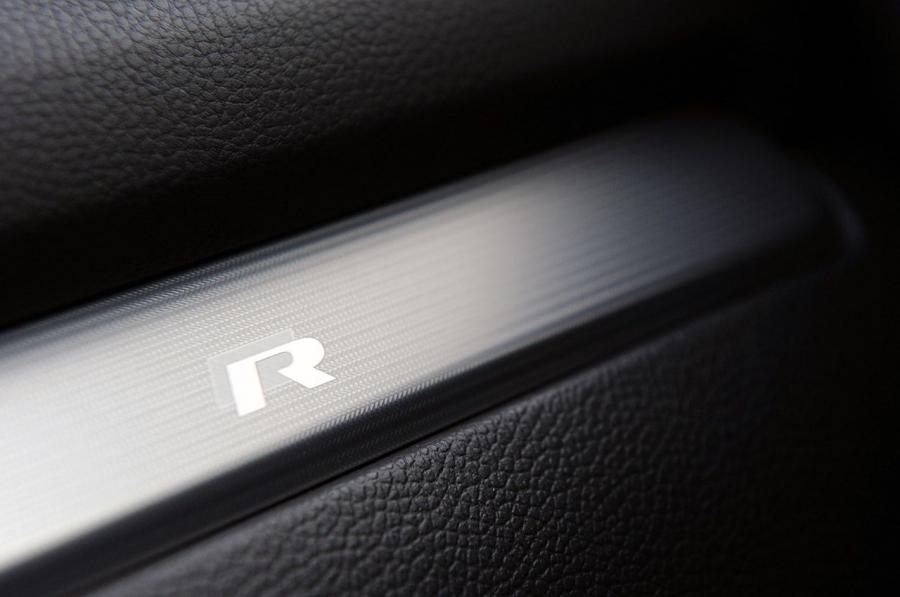  Volkswagen Golf R 2012 года  (фото 8 из 106)
